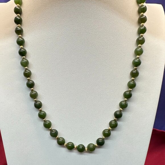 VTG Green Semi-Precious Stone Round Bead Necklace - Picture 3 of 15